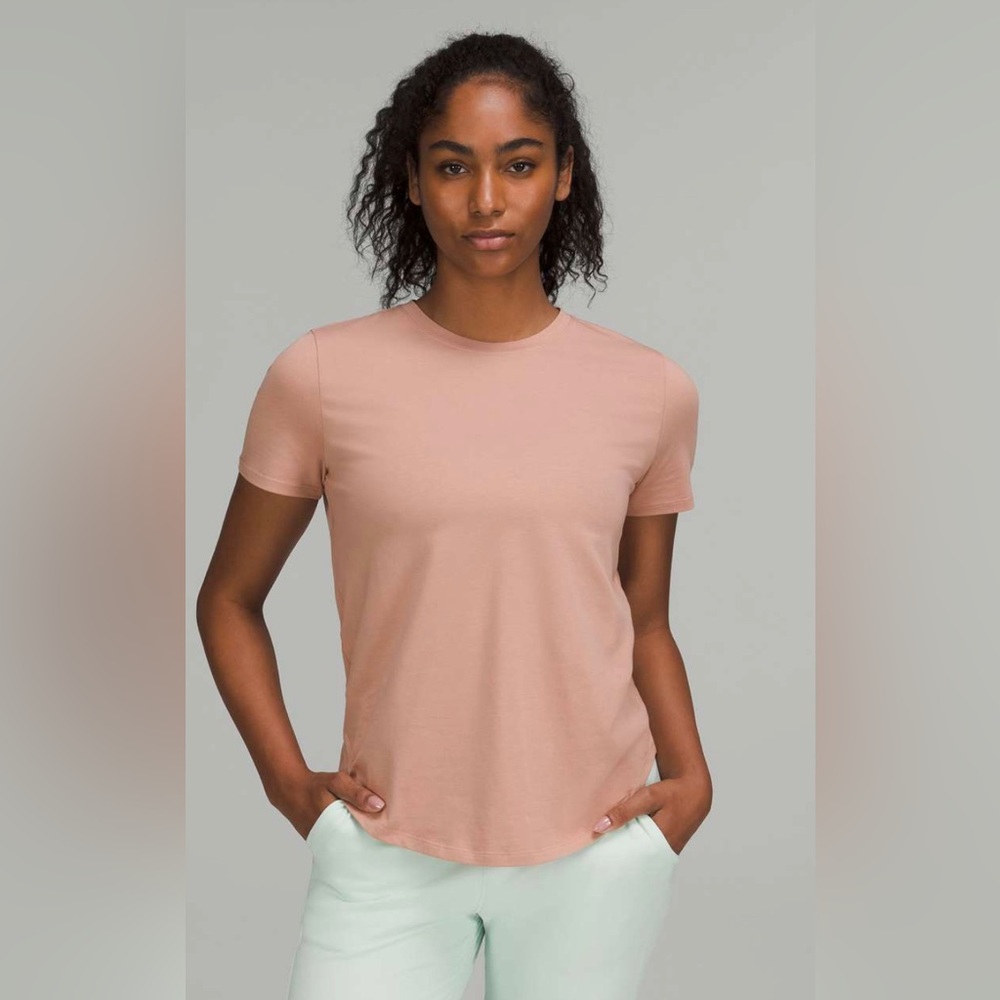 NWT Lululemon Pink Clay Love Crew size 4